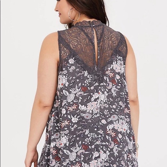 Torrid Grey Floral Lace Tank size 0 - Picture 3 of 7